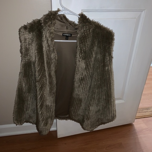 Fur vest - Picture 1 of 2